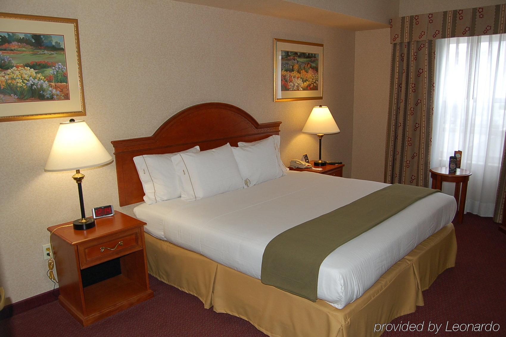 Express & By Ihg Hotel 2*