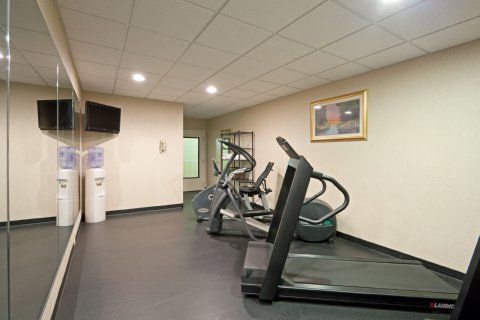 Express & By Ihg 2* White River Junction