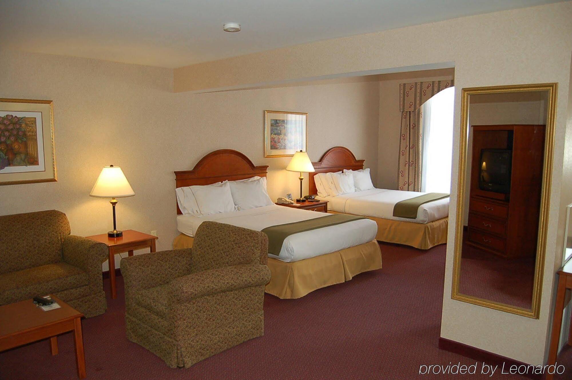 Express & By Ihg 2*