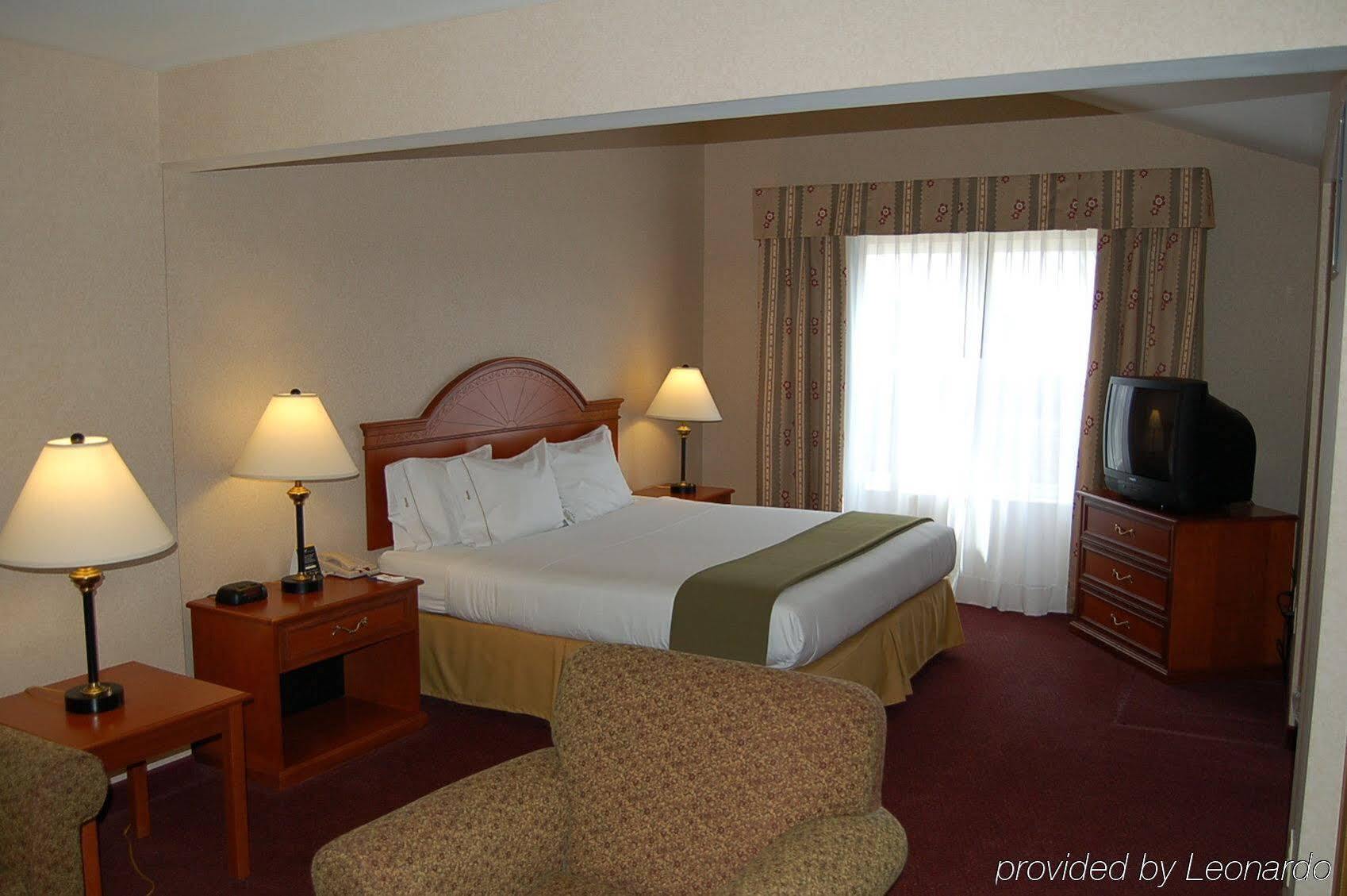 Express & By Ihg 2* White River Junction