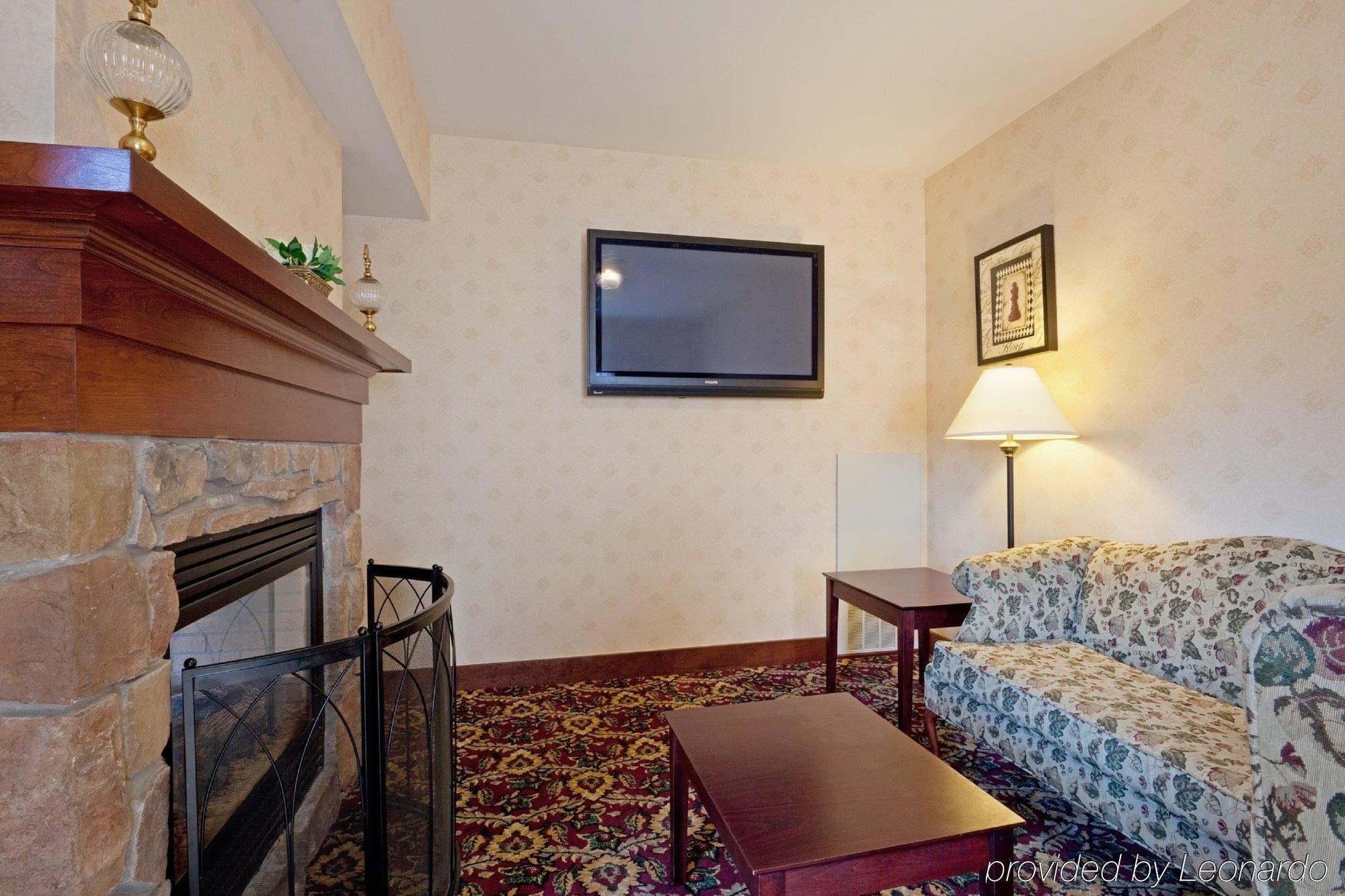 Hotel Express & By Ihg White River Junction